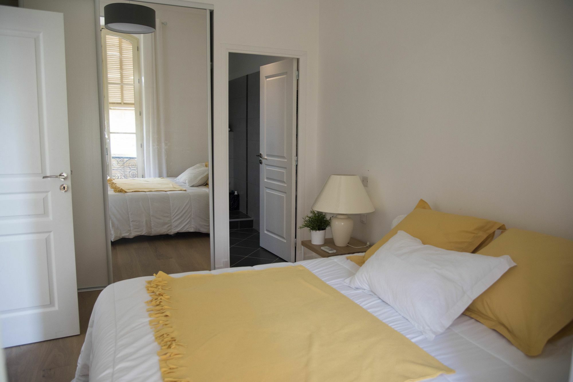 Yellow City Niza Exterior foto